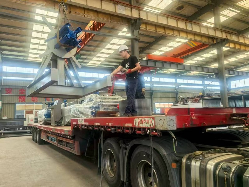 Máquina All-In-One de Aço Liweiyuan C/Z chega