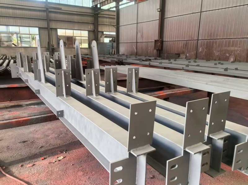 Estrutura de aço Projeto de instalação do dossel de aço concluído com êxito